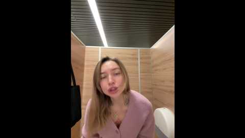 miss_elfie @ stripchat on 20241219