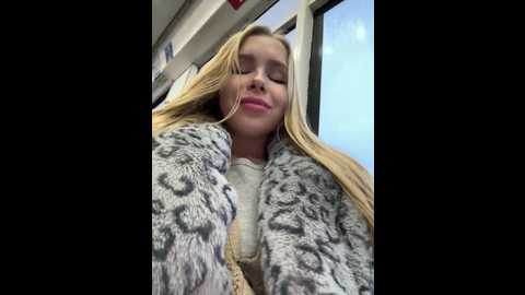 mur_girl @ stripchat on 20241219