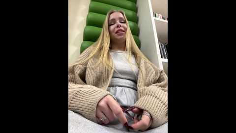 mur_girl @ stripchat on 20241219