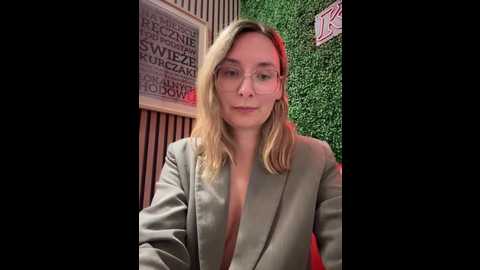 the_snowwhitee @ stripchat on 20250531