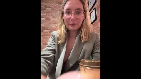 the_snowwhitee @ stripchat on 20250602