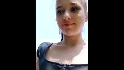 juice_bunny @ stripchat on 20250605