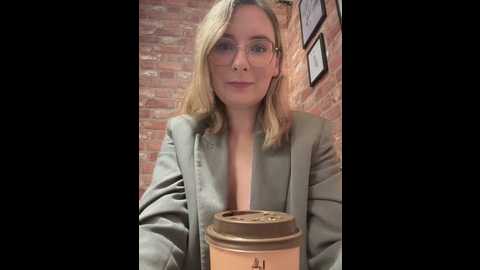 the_snowwhitee @ stripchat on 20250605