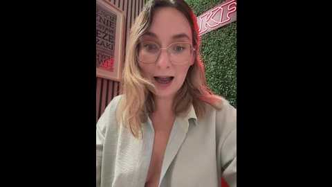 the_snowwhitee @ stripchat on 20250606