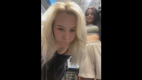 cum_girlss @ stripchat on 20250608