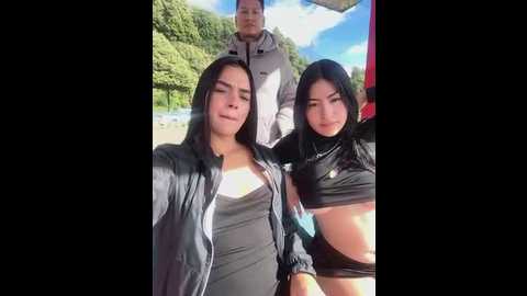 naughty_friends_ @ stripchat on 20250611