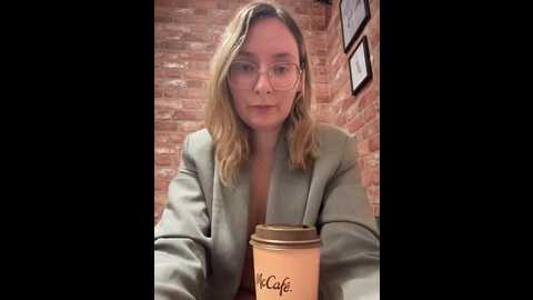 the_snowwhitee @ stripchat on 20250613