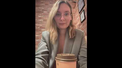 the_snowwhitee @ stripchat on 20250613