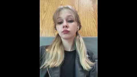 julie_bae @ stripchat on 20250614