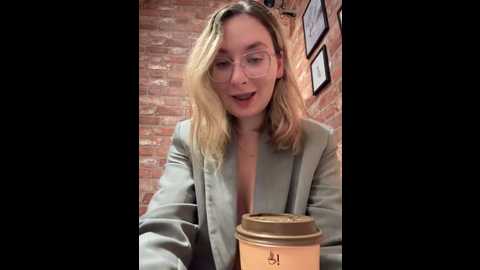 the_snowwhitee @ stripchat on 20250614