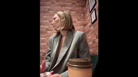 the_snowwhitee @ stripchat on 20250619