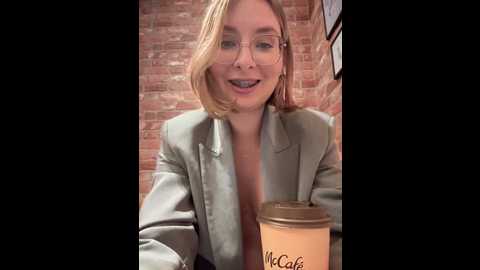 the_snowwhitee @ stripchat on 20250619