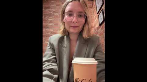 the_snowwhitee @ stripchat on 20250620
