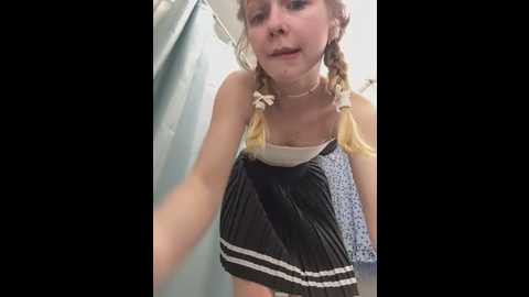 julie_cutie @ stripchat on 20250622