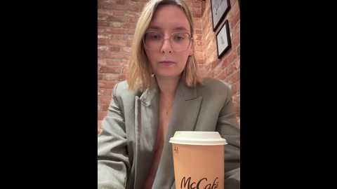 the_snowwhitee @ stripchat on 20250625