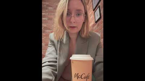 the_snowwhitee @ stripchat on 20250625