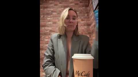 the_snowwhitee @ stripchat on 20250625