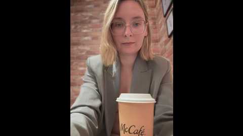 the_snowwhitee @ stripchat on 20250625