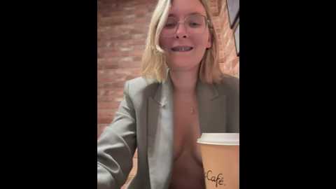 the_snowwhitee @ stripchat on 20250625