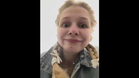 julie_cutie @ stripchat on 20250626