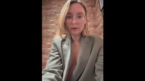 the_snowwhitee @ stripchat on 20250627