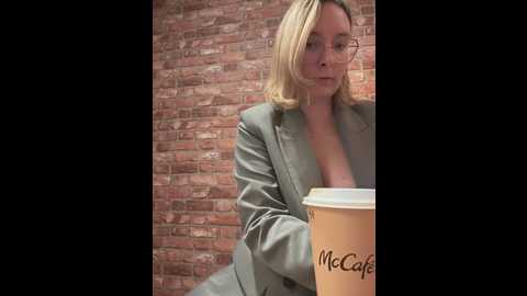 the_snowwhitee @ stripchat on 20250627