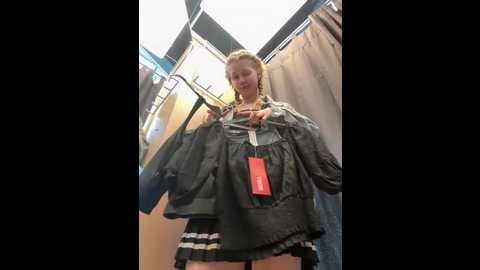 julie_cutie @ stripchat on 20250629