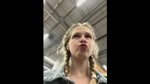 julie_cutie @ stripchat on 20250629