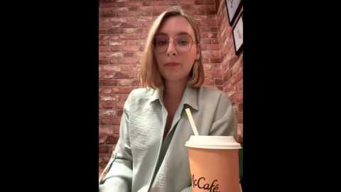 the_snowwhitee @ stripchat on 20250702
