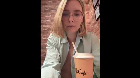 the_snowwhitee @ stripchat on 20250702