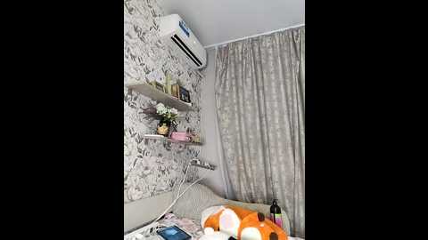 lola_hale @ stripchat on 20250704