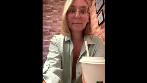 the_snowwhitee @ stripchat on 20250706