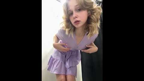 julie_cutie @ stripchat on 20250707