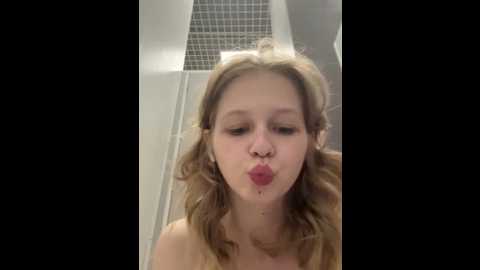 julie_cutie @ stripchat on 20250707