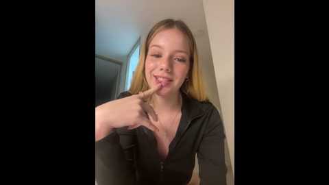nicolecut @ stripchat on 20250709