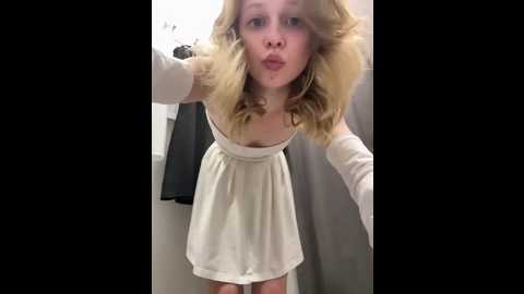 julie_cutie @ stripchat on 20250710