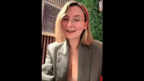 the_snowwhitee @ stripchat on 20250715