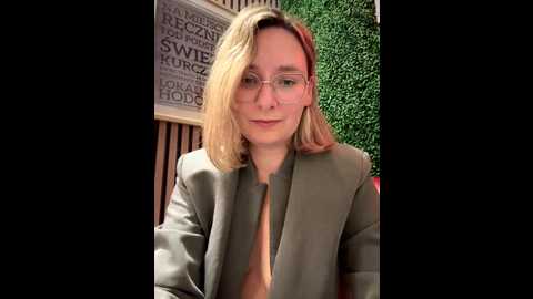 the_snowwhitee @ stripchat on 20250715