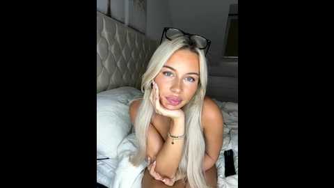 tanishalou @ stripchat on 20250716