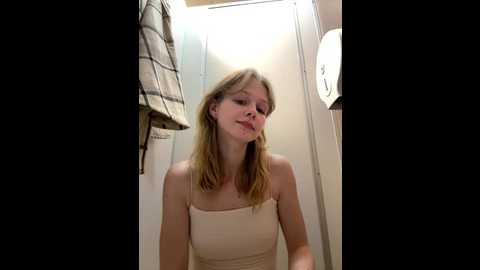 julie_cutie @ stripchat on 20250717