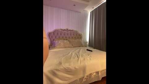 bella_suns @ stripchat on 20250718