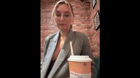 the_snowwhitee @ stripchat on 20250719