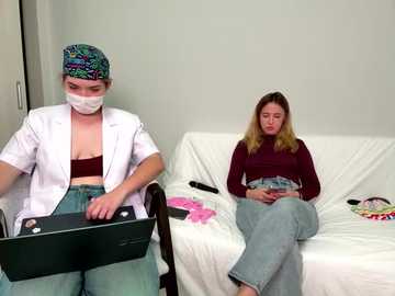 nura_n_sarah @ stripchat on 20250806