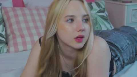 sky_cutie @ stripchat on 20250819