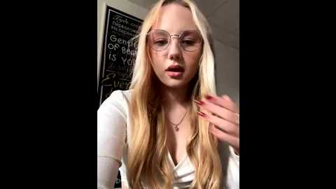 sky_cutie @ stripchat on 20250820