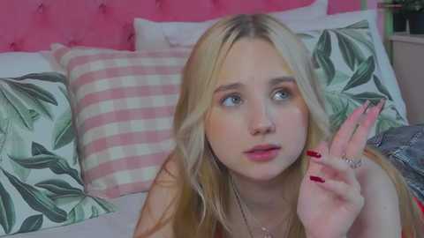 sky_cutie @ stripchat on 20250824