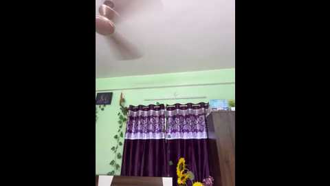 v_hot_sweit @ stripchat on 20250824