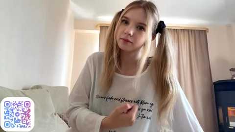 fruityxo @ stripchat on 20250827