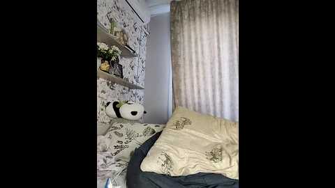 lola_hale @ stripchat on 20250903