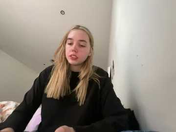 violetcutie @ stripchat on 20250913